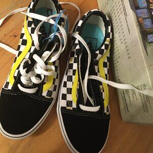 SpongeBob Limited Edition Vans! Size 5.5 Men Size 7.0 Women New in Box with Tags
